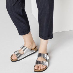 NWT Birkenstock Arizona Birko-Flor Slide Sandal - Metallic Silver - Size 38 N